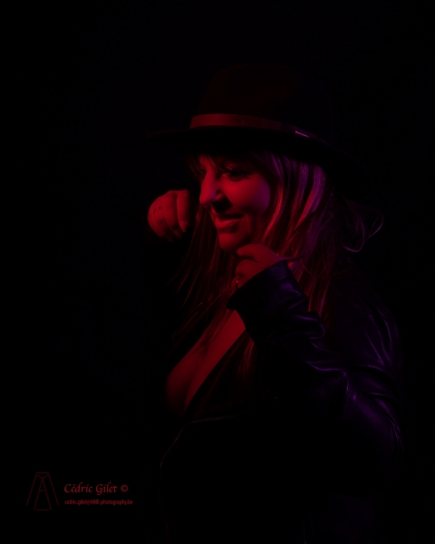 Lady in red 4